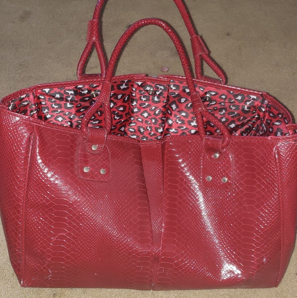 Elizabeth Arden red tote